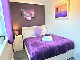 Gilling Villa Remarkable 4-bed House in Gillingham