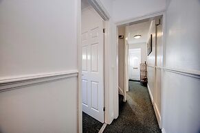 Gilling Villa Remarkable 4-bed House in Gillingham