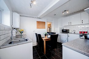 Gilling Villa Remarkable 4-bed House in Gillingham