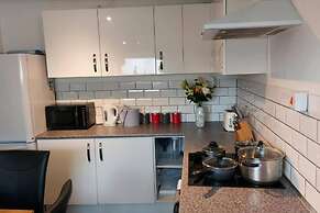 Gilling Villa Remarkable 4-bed House in Gillingham