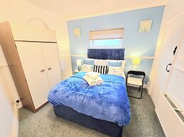 Gilling Villa Remarkable 4-bed House in Gillingham