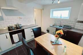 Gilling Villa Remarkable 4-bed House in Gillingham