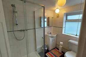 Gilling Villa Remarkable 4-bed House in Gillingham