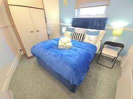 Gilling Villa Remarkable 4-bed House in Gillingham
