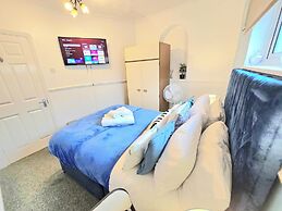 Gilling Villa Remarkable 4-bed House in Gillingham