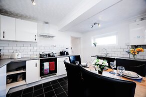 Gilling Villa Remarkable 4-bed House in Gillingham