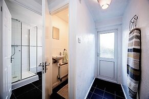Gilling Villa Remarkable 4-bed House in Gillingham