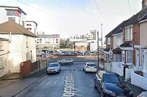 Gilling Villa Remarkable 4-bed House in Gillingham