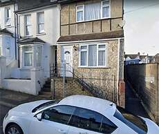 Gilling Villa Remarkable 4-bed House in Gillingham