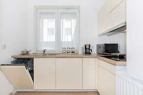 Amber Estate Apartments by Renters