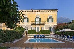 HOTEL REGINA DEL GARDA SUITE