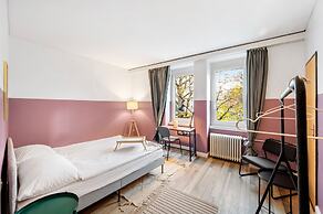 Becozy Self Check-in & Pop-up Hotel