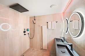 Becozy Self Check-in & Pop-up Hotel