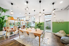 Becozy Self Check-in & Pop-up Hotel