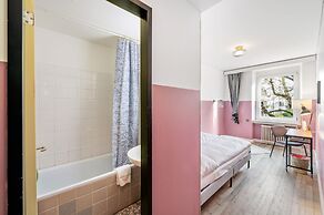 Becozy Self Check-in & Pop-up Hotel