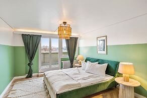 Becozy Self Check-in & Pop-up Hotel
