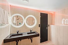 Becozy Self Check-in & Pop-up Hotel