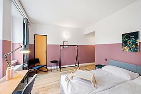 Becozy Self Check-in & Pop-up Hotel