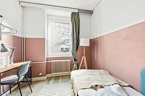 Becozy Self Check-in & Pop-up Hotel