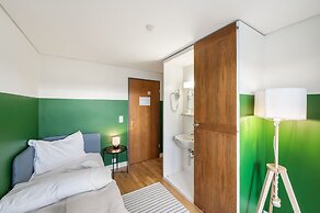 Becozy Self Check-in & Pop-up Hotel
