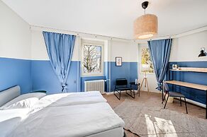 Becozy Self Check-in & Pop-up Hotel