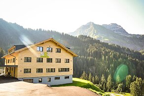 HUS 23