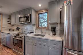 Perfect Getaway Cabin w/ Nearby Hike/bike Trails