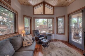 Perfect Getaway Cabin w/ Nearby Hike/bike Trails