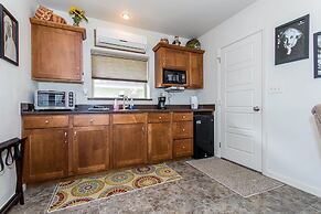 Waterfront 5 BR w/ Hot Tub Sleeps 13!