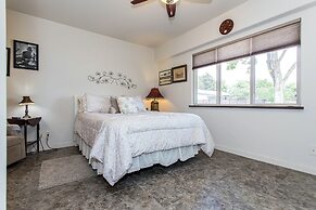 Waterfront 5 BR w/ Hot Tub Sleeps 13!