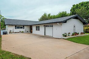 Waterfront 5 BR w/ Hot Tub Sleeps 13!