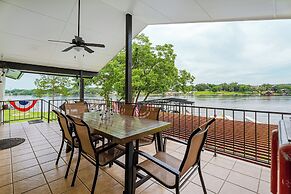Waterfront 5 BR w/ Hot Tub Sleeps 13!