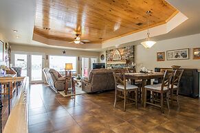 Waterfront 5 BR w/ Hot Tub Sleeps 13!