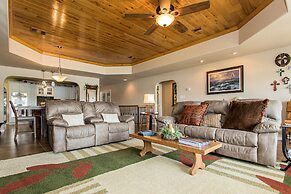 Waterfront 5 BR w/ Hot Tub Sleeps 13!