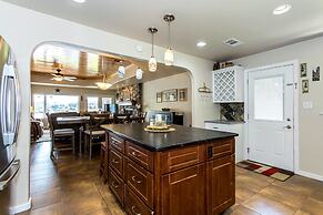 Waterfront 5 BR w/ Hot Tub Sleeps 13!