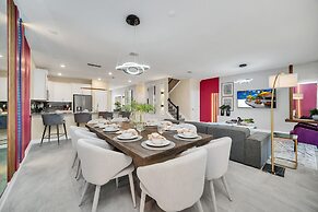 Magical Pool Home, Enchantments Theme Rooms - 9Bd 5Ba 9cg1161