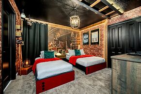 Magical Pool Home, Enchantments Theme Rooms - 9Bd 5Ba 9cg1161