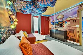 Magical Pool Home, Enchantments Theme Rooms - 9Bd 5Ba 9cg1161