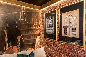 Magical Pool Home, Enchantments Theme Rooms - 9Bd 5Ba 9cg1161