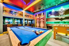 Magical Pool Home, Enchantments Theme Rooms - 9Bd 5Ba 9cg1161