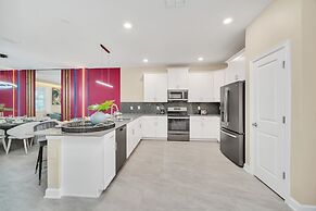 Magical Pool Home, Enchantments Theme Rooms - 9Bd 5Ba 9cg1161