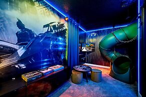 Magical Pool Home, Enchantments Theme Rooms - 9Bd 5Ba 9cg1161