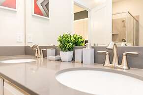 Magical Pool Home, Enchantments Theme Rooms - 9Bd 5Ba 9cg1161