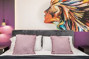 Magical Pool Home, Enchantments Theme Rooms - 9Bd 5Ba 9cg1161