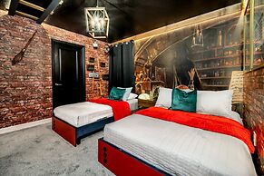 Magical Pool Home, Enchantments Theme Rooms - 9Bd 5Ba 9cg1161