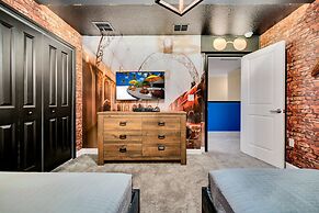 Magical Pool Home, Enchantments Theme Rooms - 9Bd 5Ba 9cg1161