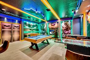 Magical Pool Home, Enchantments Theme Rooms - 9Bd 5Ba 9cg1161