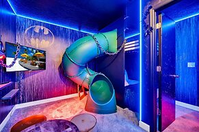 Magical Pool Home, Enchantments Theme Rooms - 9Bd 5Ba 9cg1161