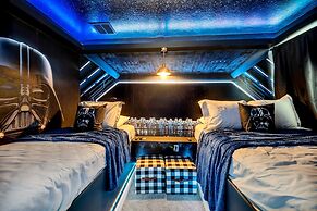 Magical Pool Home, Enchantments Theme Rooms - 9Bd 5Ba 9cg1161