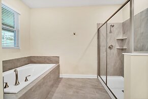 Magical Pool Home, Enchantments Theme Rooms - 9Bd 5Ba 9cg1161